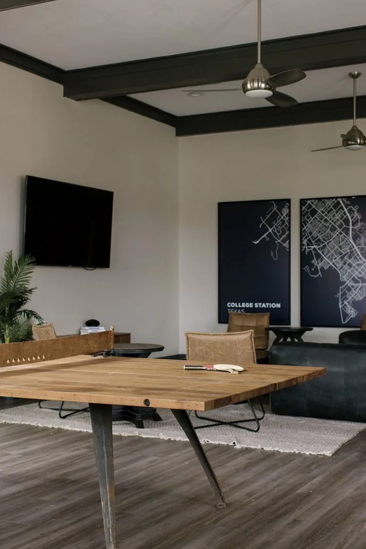 the heights TV and game lounge